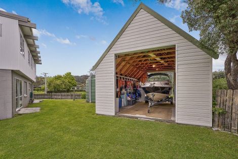 Photo of property in 4 Hardy Place, Cooks Beach, Whitianga, 3591