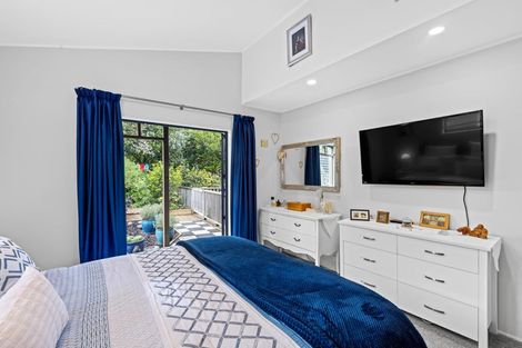 Photo of property in 28 Donald Street, Stanmore Bay, Whangaparaoa, 0932