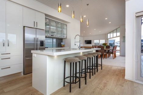 Photo of property in 218a Beverley Terrace, Whangamata, 3620