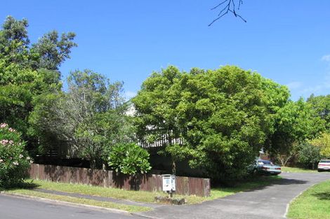 Photo of property in 4 Dianthus Place, Browns Bay, Auckland, 0630