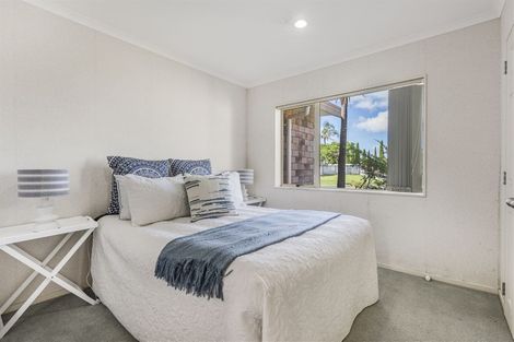 Photo of property in 5 Brosna Place, East Tamaki, Auckland, 2016