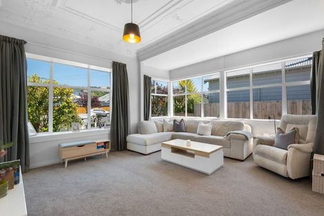 Photo of property in 15 West Avenue, Saint Clair, Dunedin, 9012