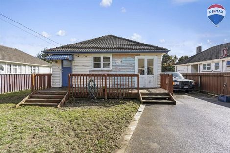 Photo of property in 206 Cambridge Terrace, Naenae, Lower Hutt, 5011