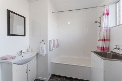 Photo of property in 30c Paynters Avenue, Strandon, New Plymouth, 4312