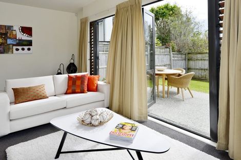 Photo of property in 23/11 The Avenue, Albany, Auckland, 0632