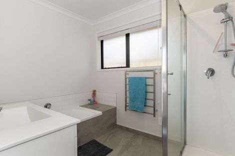 Photo of property in 15 Greystone Place, Omokoroa, 3114