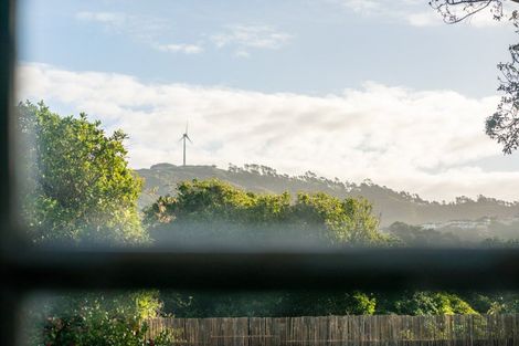 Photo of property in 44 Mills Road, Brooklyn, Wellington, 6021