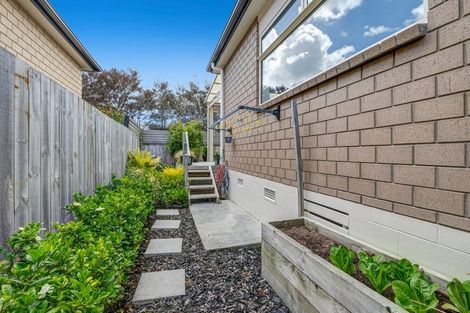 Photo of property in 8 Waitaha Close, Orewa, 0931