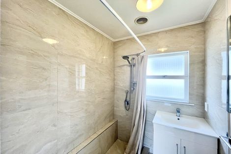 Photo of property in 2/8 Manuka Road, Glenfield, Auckland, 0629