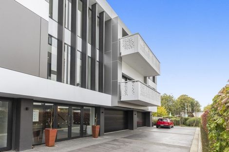 Photo of property in 2/30 Peterborough Street, Christchurch Central, Christchurch, 8013