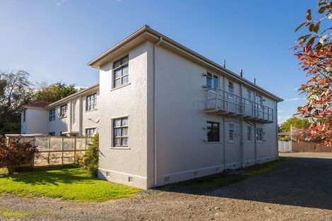 Photo of property in 553 Featherston Street, Roslyn, Palmerston North, 4414