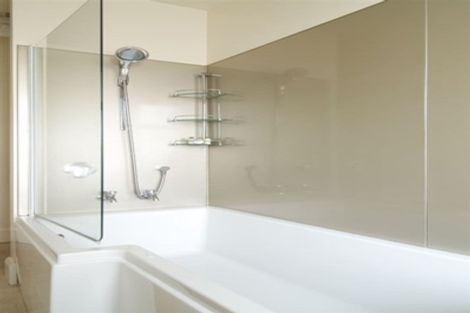 Photo of property in 11 Woodville Street, Edgeware, Christchurch, 8013