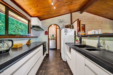 Photo of property in 23 Ambury Place, Merrilands, New Plymouth, 4312