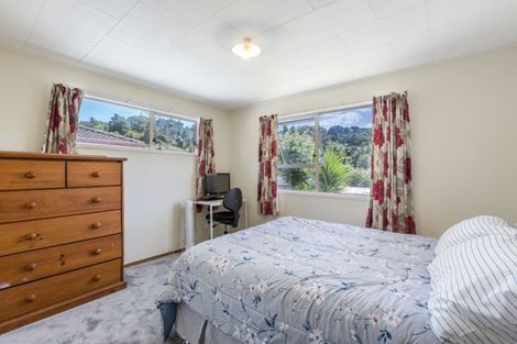 Photo of property in 1/9 Embassy Place, Glenfield, Auckland, 0629