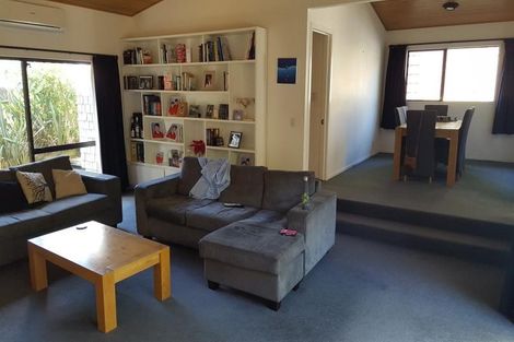 Photo of property in 6 Antilla Place, Half Moon Bay, Auckland, 2012