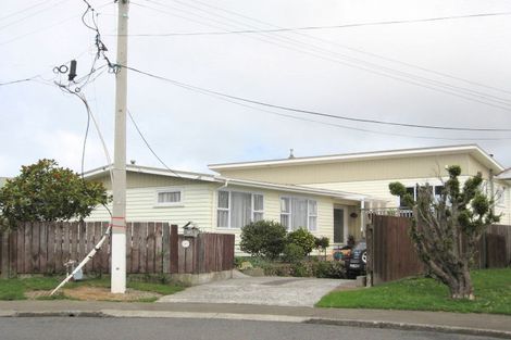 Photo of property in 42 Bancroft Terrace, Newlands, Wellington, 6037