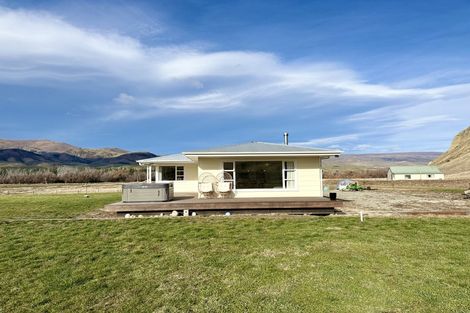 Photo of property in 1061 Ardgour Road, Tarras, Cromwell, 9383