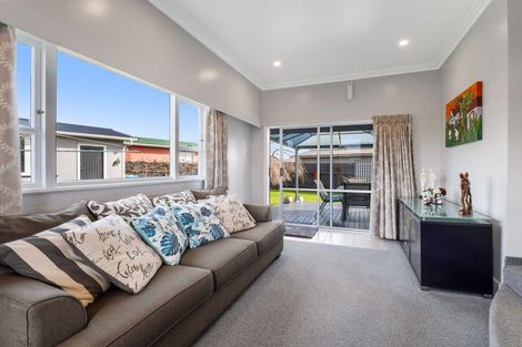 Photo of property in 16 Meadowvale Drive, Levin, 5510