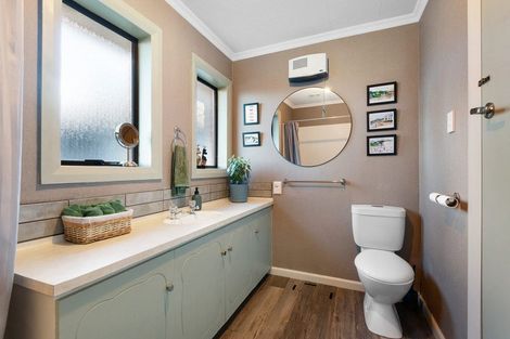 Photo of property in 17 Waldron Crescent, Green Island, Dunedin, 9018