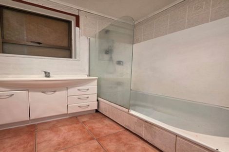 Photo of property in 10 Nogat Avenue, Papatoetoe, Auckland, 2024