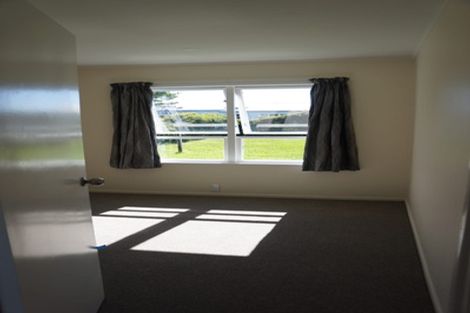 Photo of property in 24 Waipani Road, Te Atatu Peninsula, Auckland, 0610