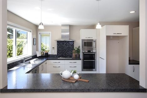 Photo of property in 57 Sandwich Road, Beckenham, Christchurch, 8023