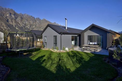 Photo of property in 8 Barn Road, Jacks Point, 9371