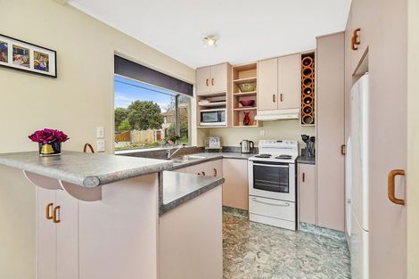 Photo of property in 15 Woolwich Close, Whitby, Porirua, 5024