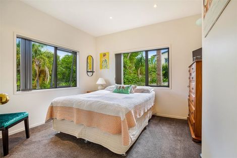 Photo of property in 8a Horizon Way, West Harbour, Auckland, 0618