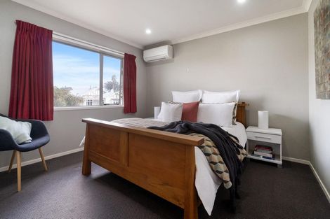 Photo of property in 17 Spinnaker Drive, Te Atatu Peninsula, Auckland, 0610