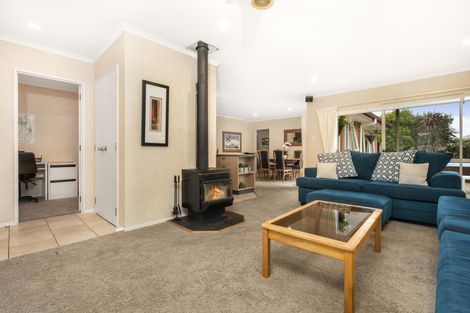 Photo of property in 8 Rushbury Place, Randwick Park, Auckland, 2105