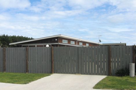 Photo of property in 1 Rangitane Grove, Waitarere Beach, Levin, 5510