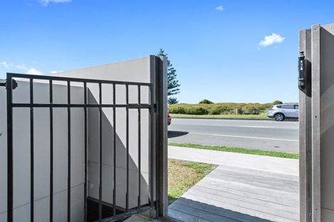 Photo of property in 211 Marine Parade, Mount Maunganui, 3116