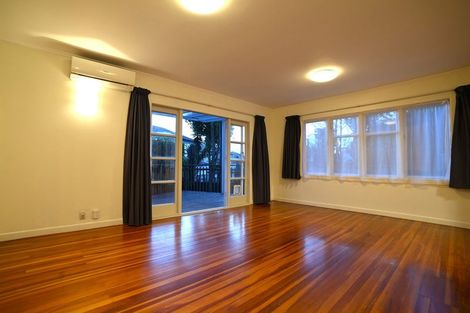 Photo of property in 1/190 East Coast Road, Forrest Hill, Auckland, 0620