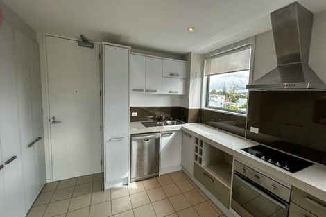 Photo of property in Bella Vista, 2d/84 Gunner Drive, Te Atatu Peninsula, Auckland, 0610