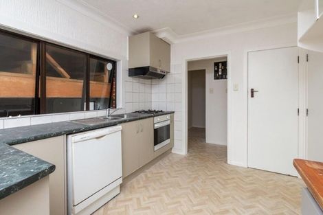 Photo of property in 29 Archibald Road, Kelston, Auckland, 0602