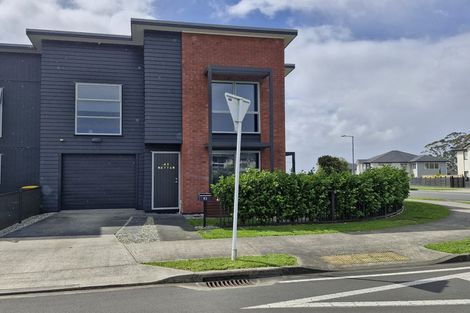 Photo of property in 64 Mettam Drive, Swanson, Auckland, 0614