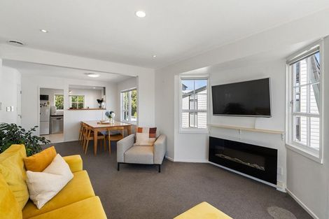 Photo of property in 24a Parklands Drive, Karori, Wellington, 6012