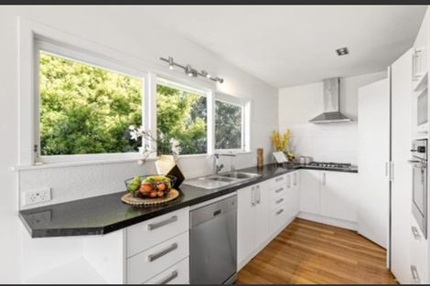 Photo of property in 158 Carlisle Road, Northcross, Auckland, 0632