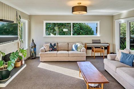 Photo of property in 1 East Grove, Alicetown, Lower Hutt, 5010
