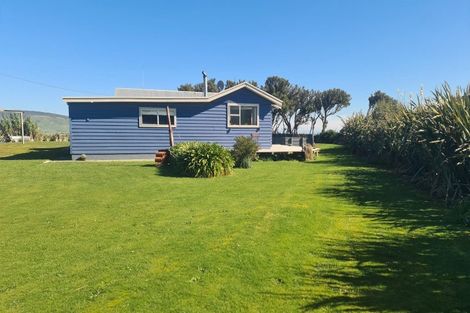 Photo of property in 15 Surrey Street, Orepuki, Riverton, 9881