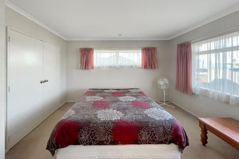 Photo of property in 8 Hollinger Place, Nawton, Hamilton, 3200