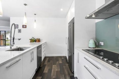 Photo of property in 9 Cory Jane Grove, Riverstone Terraces, Upper Hutt, 5018