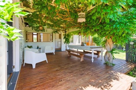 Photo of property in 42 Middlepark Road, Sockburn, Christchurch, 8042