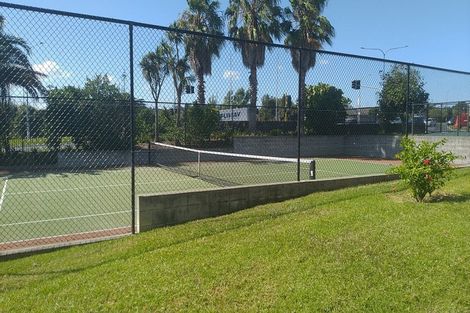 Photo of property in 33 Kirikiri Lane, East Tamaki, Auckland, 2013