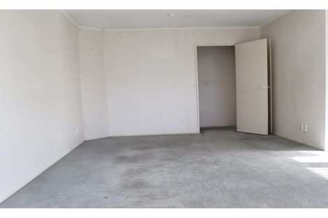 Photo of property in 2/56 Larnoch Road, Henderson, Auckland, 0610