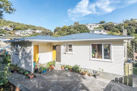 Photo of property in 27 Robertson Street, Owhiro Bay, Wellington, 6023