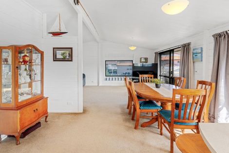 Photo of property in 3 Hattaway Avenue, Bucklands Beach, Auckland, 2012