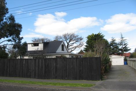 Photo of property in 3 Bull Street, Bulls, 4818