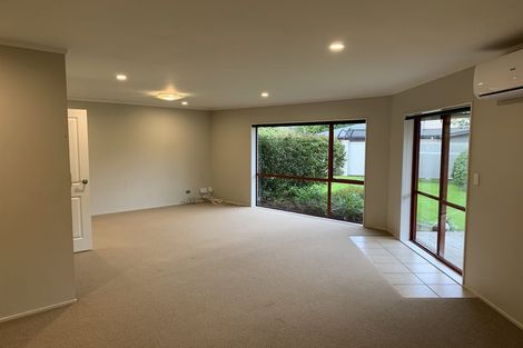 Photo of property in 14 Kilkenny Place, Fitzherbert, Palmerston North, 4410